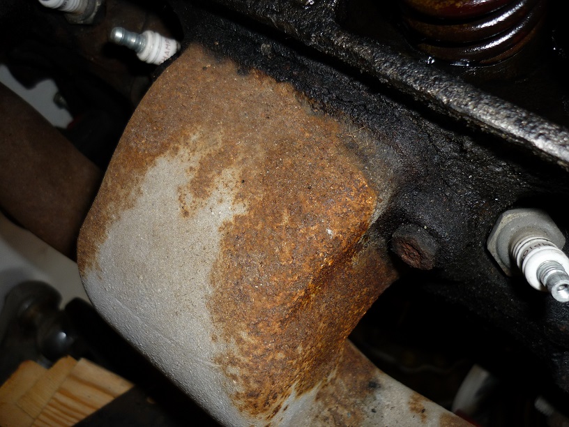 Attached picture 11 Exhaust manifold R mid.jpg